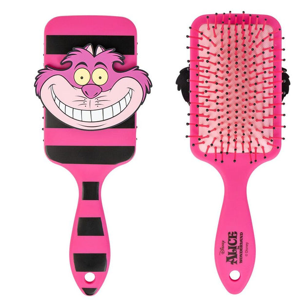Brosse à cheveux CERDÁ avec motif Cheshire posée sur un fond clair, montrant les poils doux et la forme ergonomique
