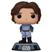Vue rapprochée de la figurine Funko POP Young Boba Fett montrant les détails précis de la peinture et la boîte collector aux couleurs Star Wars.