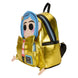 Détail des boutons authentiques et broderies sur le sac à dos Loungefly Coraline en simili cuir doré