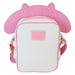 Photo du sac Loungefly My Melody Devil porté en bandoulière par un mannequin, illustrant son style tendance et pratique