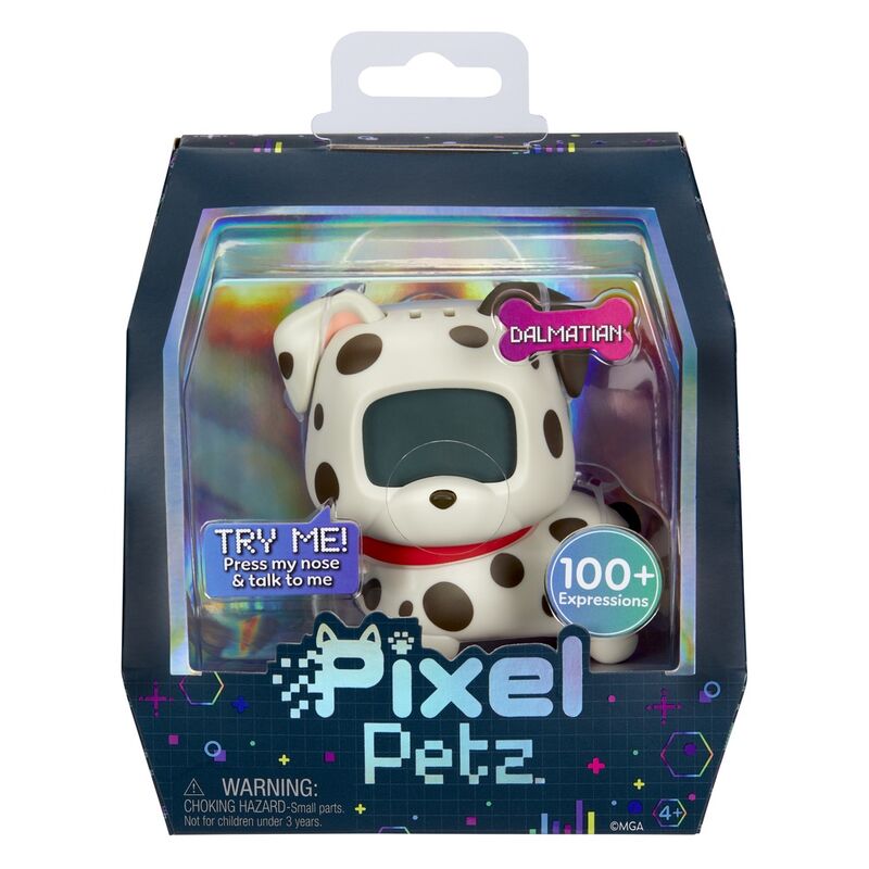 Enfant jouant avec un Pixel Petz qui réagit à sa voix dans un environnement ludique