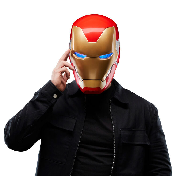 Image rapprochée du variateur d'intensité des lumières des yeux du casque Iron Man