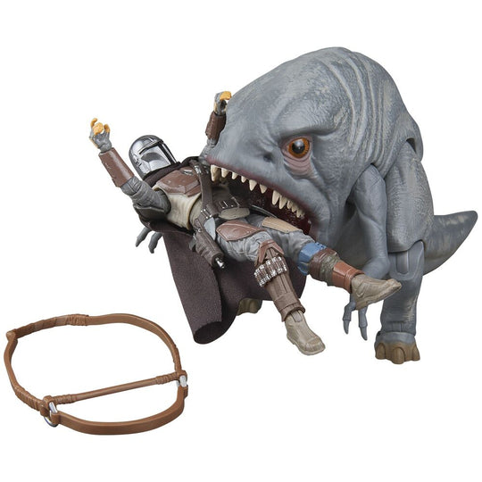 Mise en scène des deux figurines dans une pose d'action dynamique