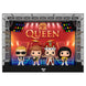 Vue de la figurine POP Moments Deluxe Queen au Wembley Stadium montrant le groupe en pleine performance avec détails précis et couleurs vives