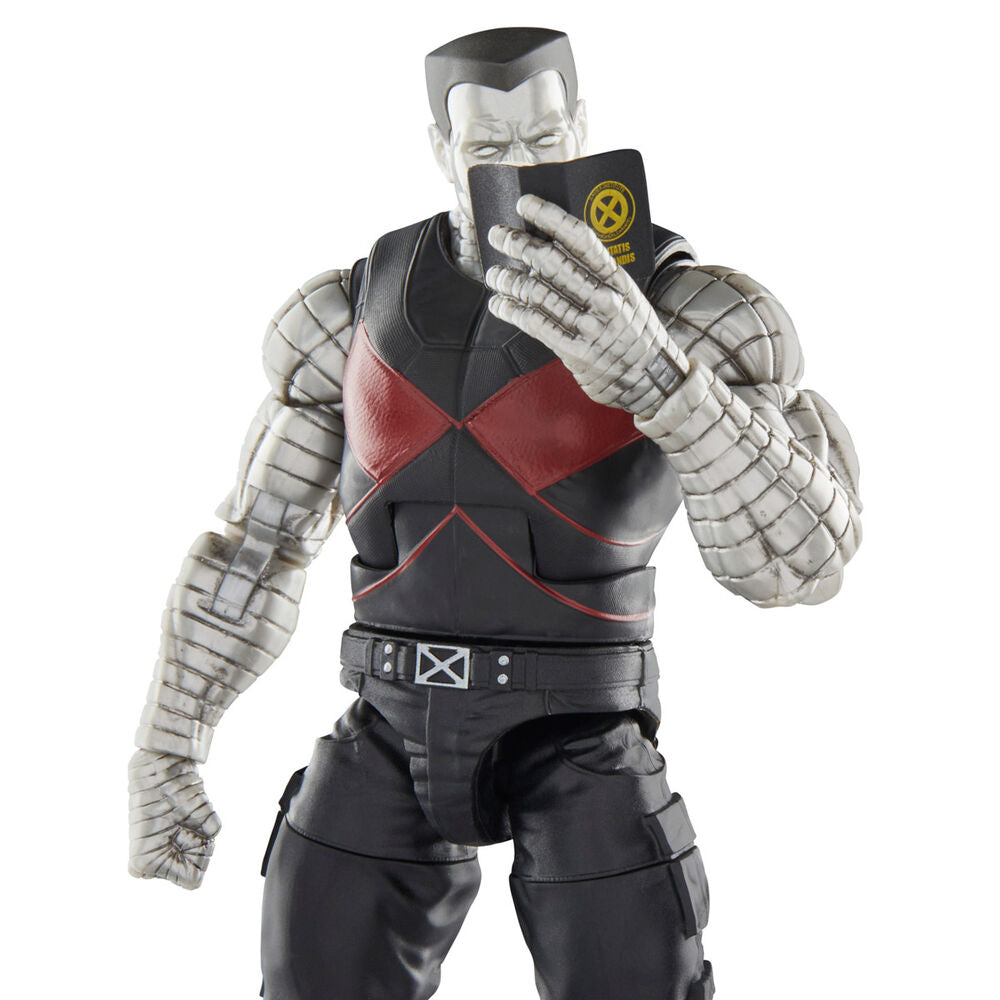 Vue latérale de la figurine Colossus Marvel Legends avec textures réalistes