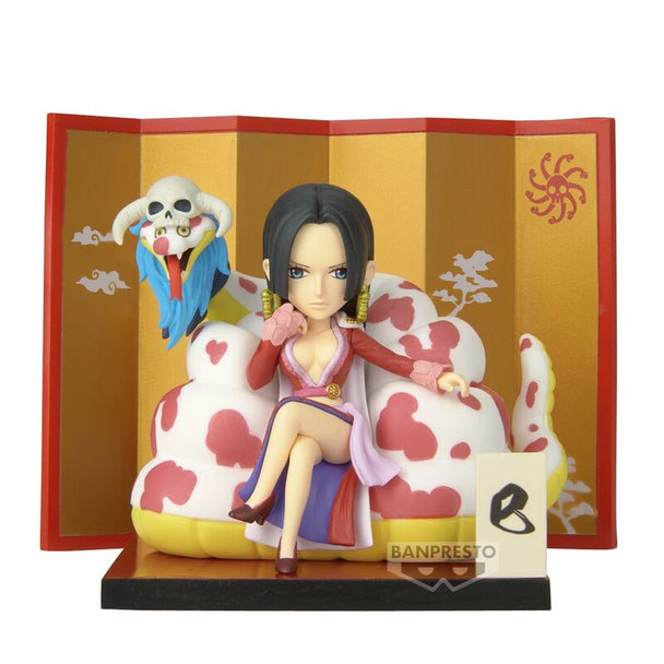 Figurine BANPRESTO de Boa Hancock en tenue emblématique avec Salome à ses côtés, vue de face
