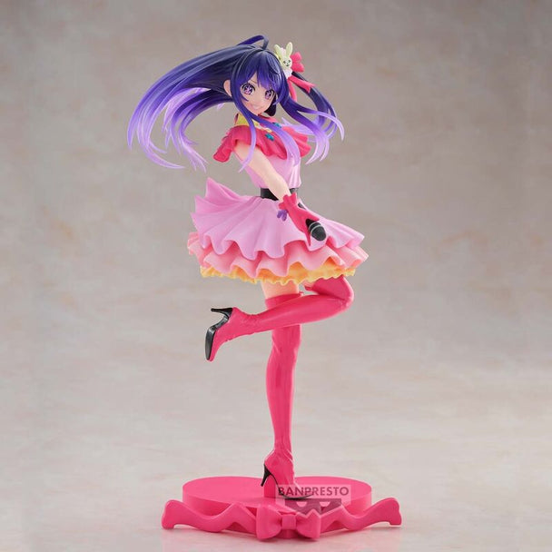 Profil gauche de la figurine OSHI NO KO Ai montrant la posture dynamique et les finitions soignées