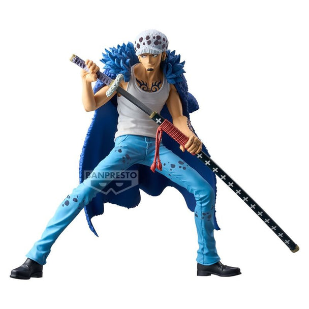 Vue rapprochée de la figurine BANPRESTO Trafalgar Law mettant en valeur sa finition et ses couleurs vives