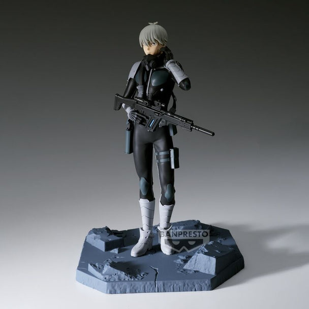 Vue latérale de la figurine BANPRESTO Kaiju No. 8 Reno Ichikawa montrant la qualité de fabrication