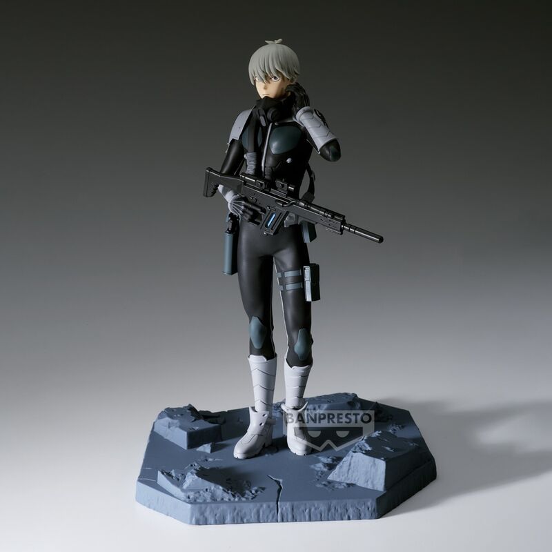 Vue latérale de la figurine BANPRESTO Kaiju No. 8 Reno Ichikawa montrant la qualité de fabrication