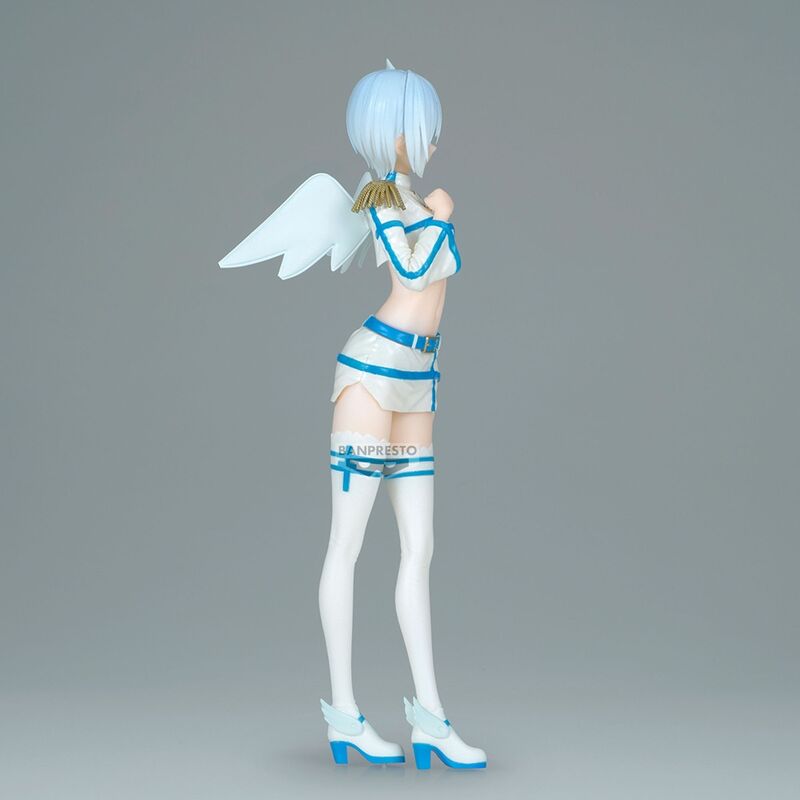 Vue rapprochée du visage expressif de la figurine Nokiel Angel Banpresto