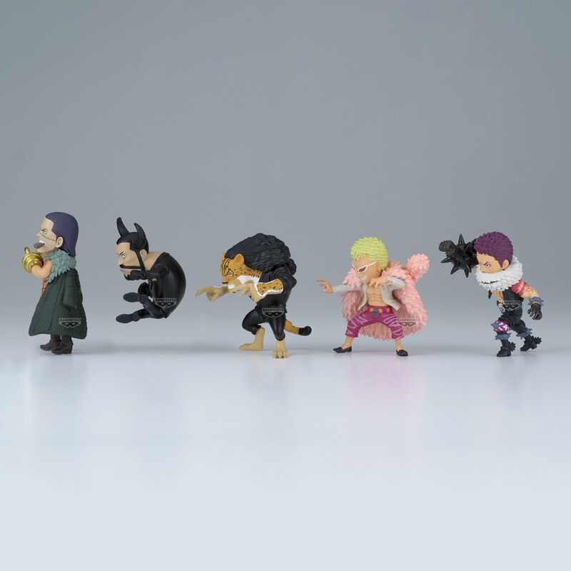 Vue latérale de la figurine One Piece Rival World 7cm montrant les détails de la tenue
