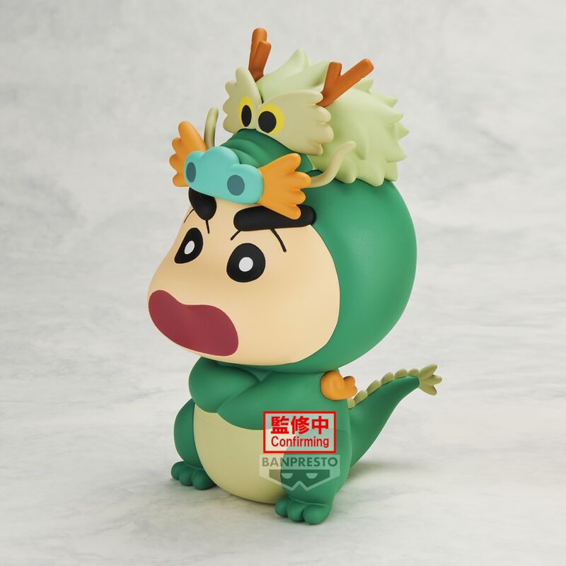 Figurine Shinchan cosplay en costume de dragon japonais, hauteur 8cm, présentée sur fond neutre pour collection