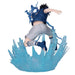 Photo de dos de la figurine Naruto Sasuke mettant en valeur sa cape et accessoires
