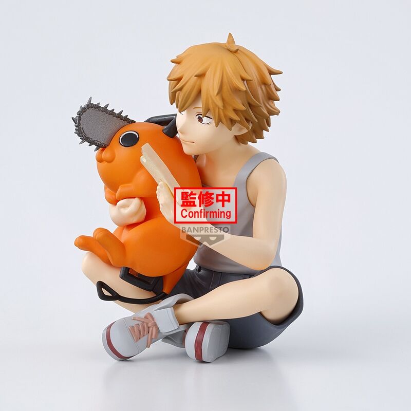 Vue latérale de la figurine Chainsaw Man Denji & Pochita montrant les détails soignés