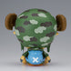 Présentation de la figurine Chopper Dressrosa sur socle avec éclairage naturel