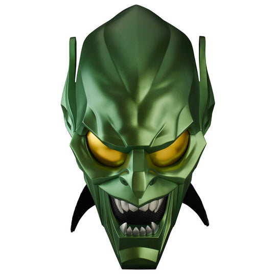 Image du casque Green Goblin posée à côté d'autres produits HASBRO Marvel Legends