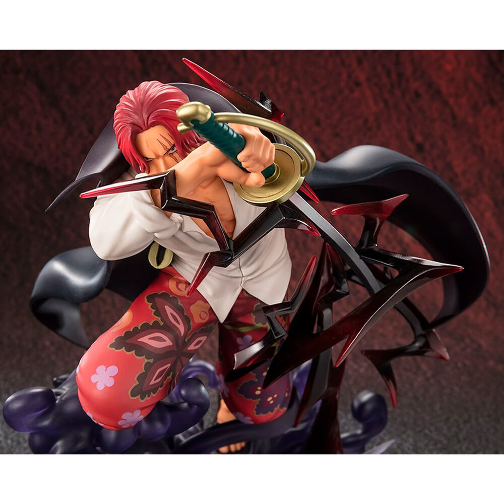 Vue rapprochée de la figurine Shanks S.H Figuarts Zero montrant la texture réaliste des cheveux et des accessoires du personnage