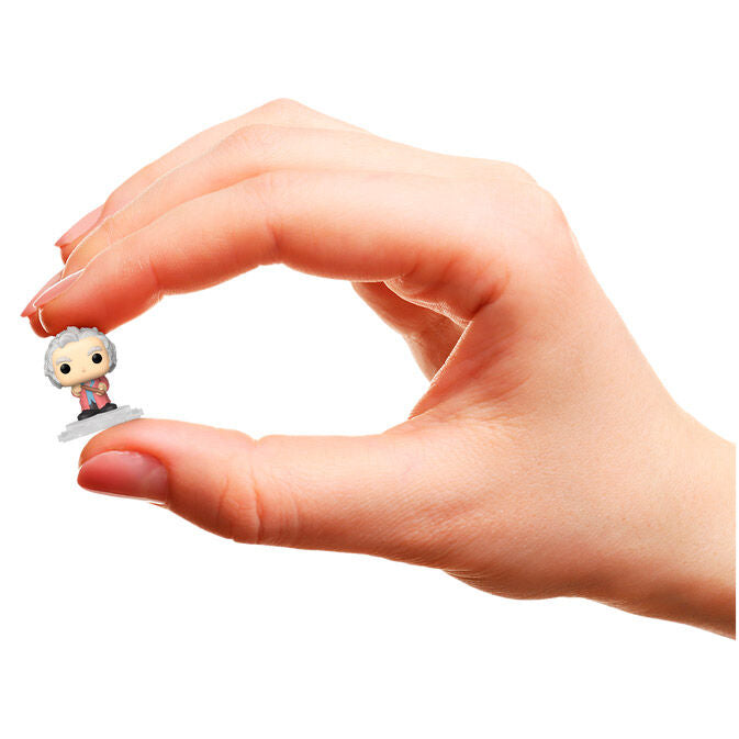 Image de la figurine Bitty POP Harry Potter Ollivanders avec une pose dynamique et accessoires visibles