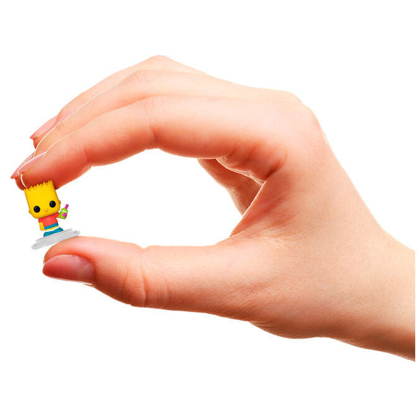 Figurine Funko Bitty POP Simpsons avec Bart Simpson et le magasin Kwik-E-Mart, vue de face montrant les détails colorés.