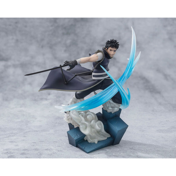 Figurine Obito Uchiha Naruto Shippuden 21cm vue de face avec détails précis