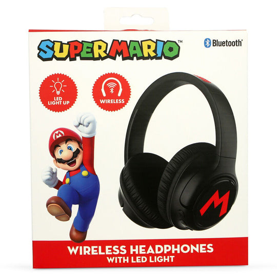 Casque sans fil Super Mario Bros porté par un enfant de 8 ans, illustrant le confort et l’ajustement flexible