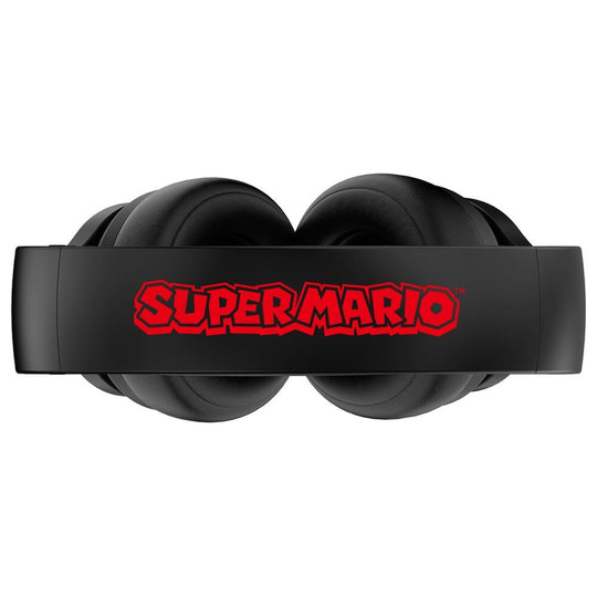 Image du casque Super Mario Bros posé à côté du câble AUX 3,5 mm fourni pour connexion filaire