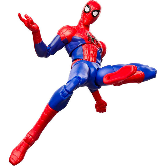 Figurine Spider-Man Peter Parker avec accessoires disposés autour sur surface blanche