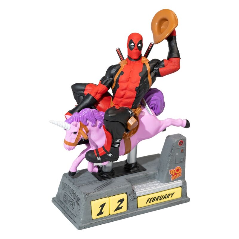 Vue de face du calendrier perpétuel 3D Deadpool Marvel en résine peinte à la main