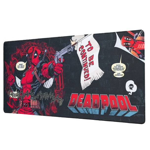 Vue rapprochée du tapis de bureau gaming Marvel Deadpool ERIK avec surface textile haute densité imperméable