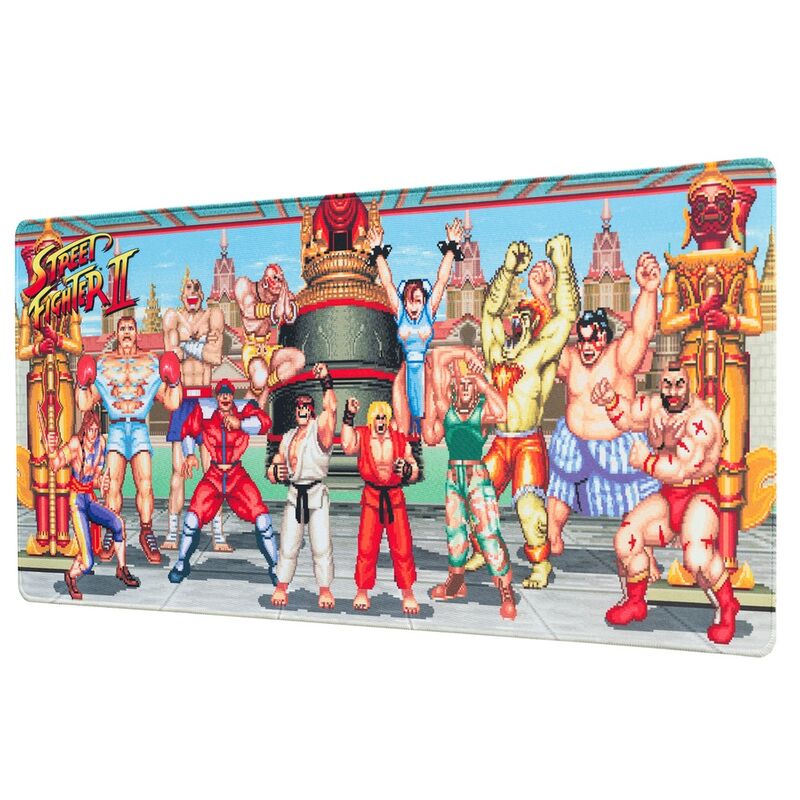 Vue rapprochée du tapis gaming Street Fighter ERIK montrant le design coloré et les détails du textile haute densité.
