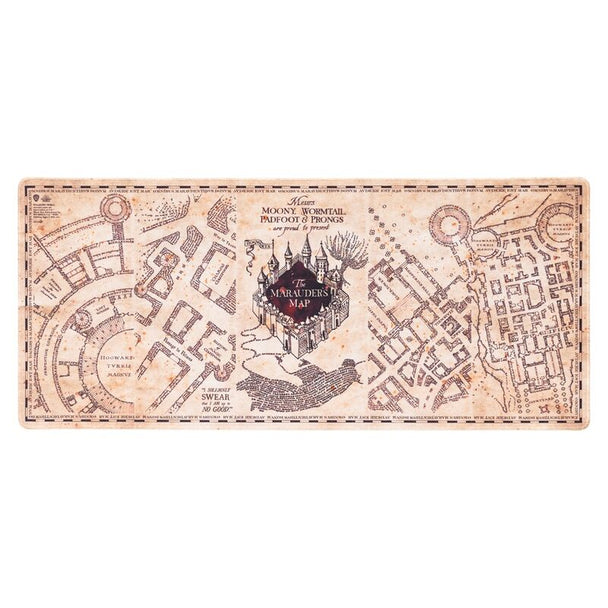 Tapis de bureau gaming ERIK 80x35 cm affichant la Carte des Maraudeurs dans un environnement de jeu
