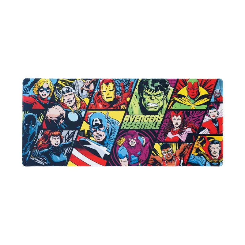 Gros plan sur la surface textile haute densité et résistante à l'eau du tapis gaming Marvel Avengers