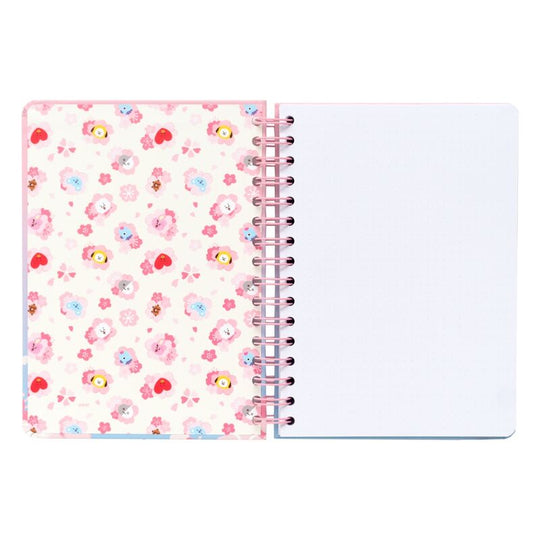 Fermeture élastique noire du cahier BT21 Sakura A5 assurant la protection des feuilles