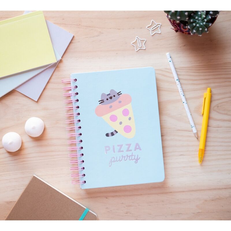 Détail des coins arrondis du cahier Pusheen Foodie A5 ERIK pour une meilleure durabilité