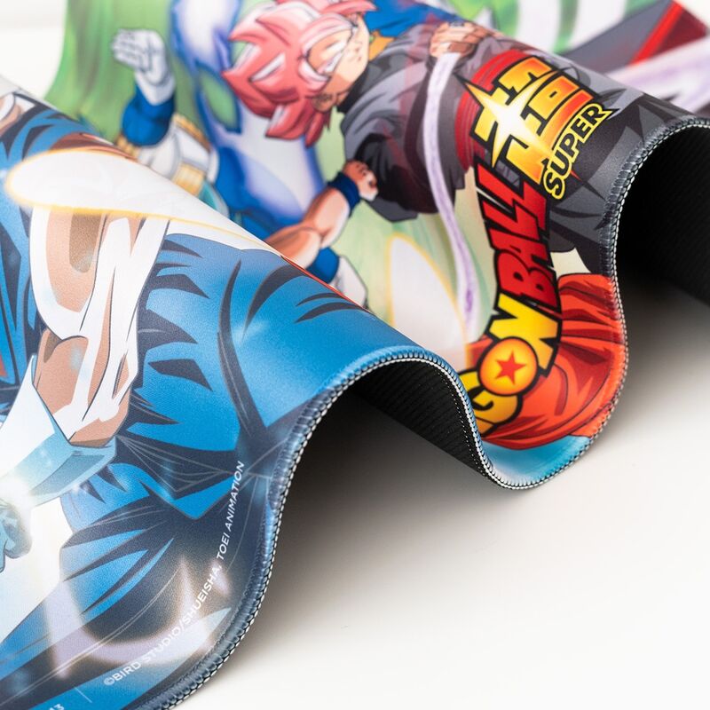 Bords renforcés du tapis gaming Dragon Ball Super ERIK pour une meilleure résistance à l'usure