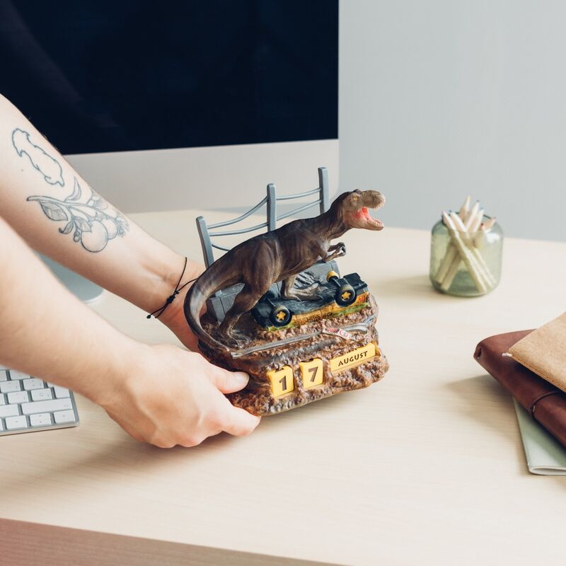 Emballage du calendrier Jurassic Park 3D prêt à offrir, idéal pour un cadeau original et durable