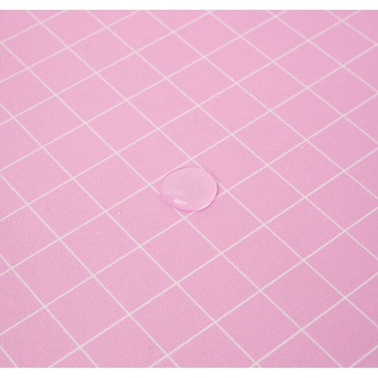 Surface étanche du tapis Pusheen facilitant le nettoyage et la résistance aux éclaboussures