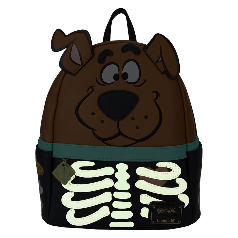 Zoom sur les bandoulières réglables imprimées du sac à dos Scooby Doo Loungefly en cuir vegan
