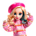 Poupée Enid Sinclair Monster High posée sur son support transparent pour exposition