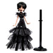Vue rapprochée de la poupée Wednesday MATTEL portant une tenue inspirée du bal RaveN
