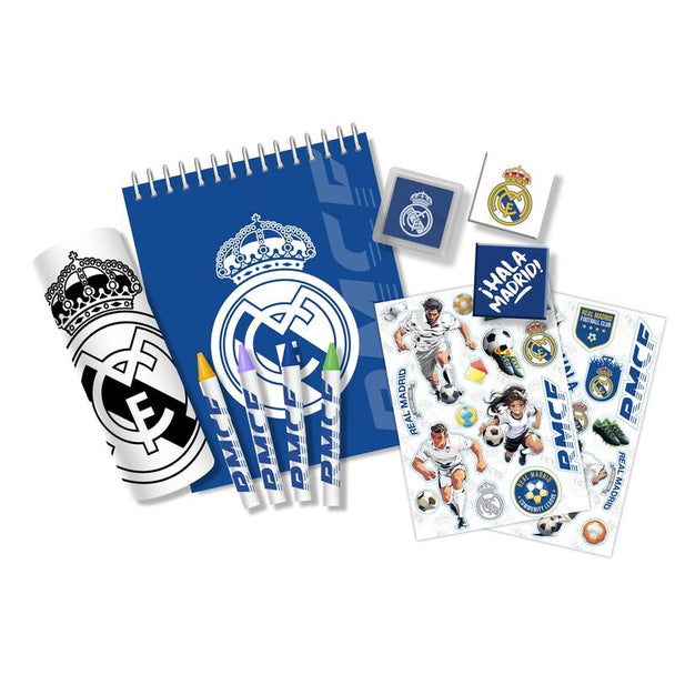 Trousse 3D Real Madrid avec fermeture éclair visible et détails colorés sur fond blanc