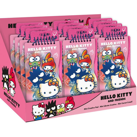 Enfant utilisant le set de coloriage Hello Kitty, créant des dessins colorés avec enthousiasme