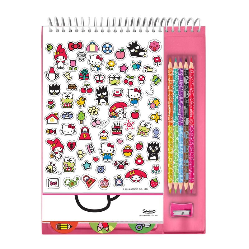 Enfant coloriant une page Hello Kitty avec crayons du set KIDS LICENSING
