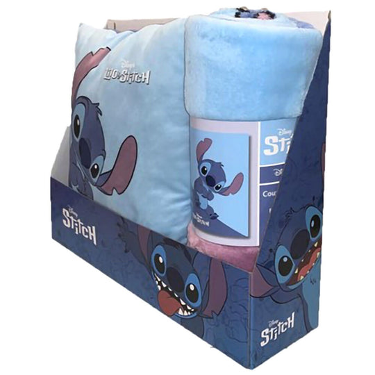 Vue rapprochée de la texture douce et pelucheuse du plaid polaire Stitch Disney