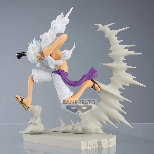 Figurine BANPRESTO Monkey D Luffy Gear 5 en position dynamique montrant ses caractéristiques uniques