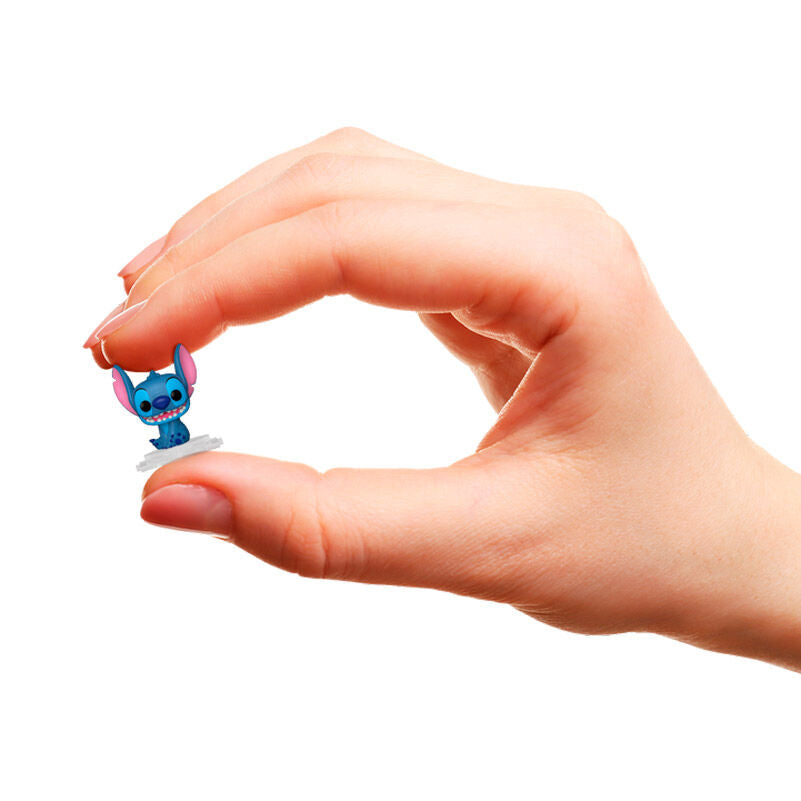 Image rapprochée de la figurine Stitch FUNKO Bitty POP dévoilant les expressions uniques et le design original.