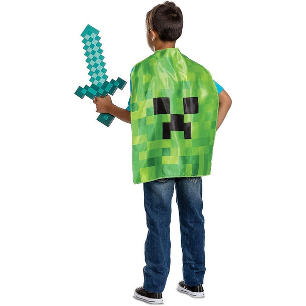 Détail de l'épée Minecraft incluse avec le costume, fidèle aux graphismes du jeu.