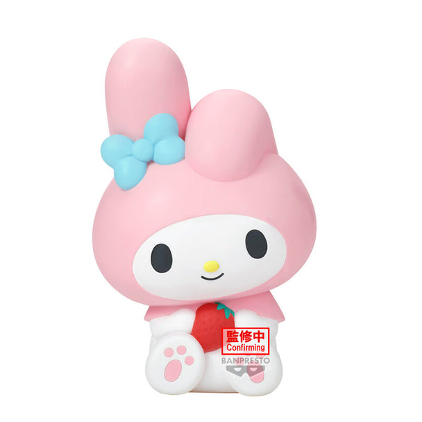 Vue de face de la figurine My Melody Sofvimates 14cm de BANPRESTO avec son bonnet rose et son sourire doux