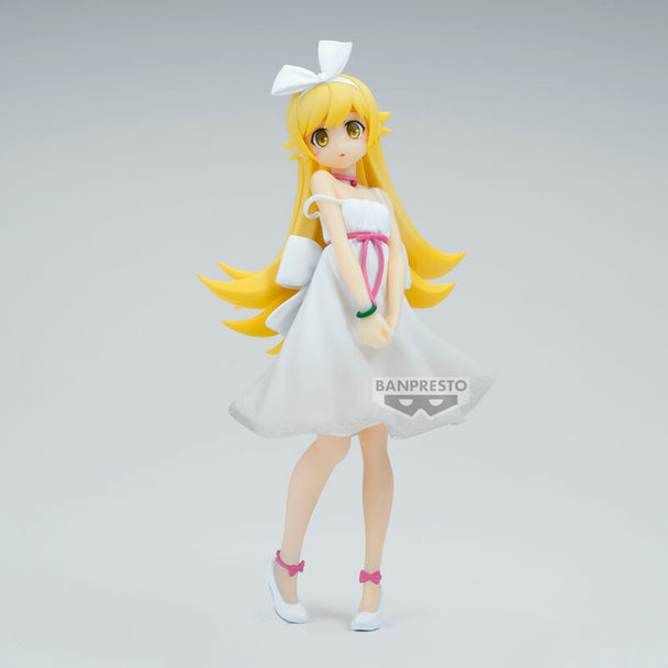 Profil gauche de la figurine Shinobu avec accent sur les couleurs et la posture dynamique
